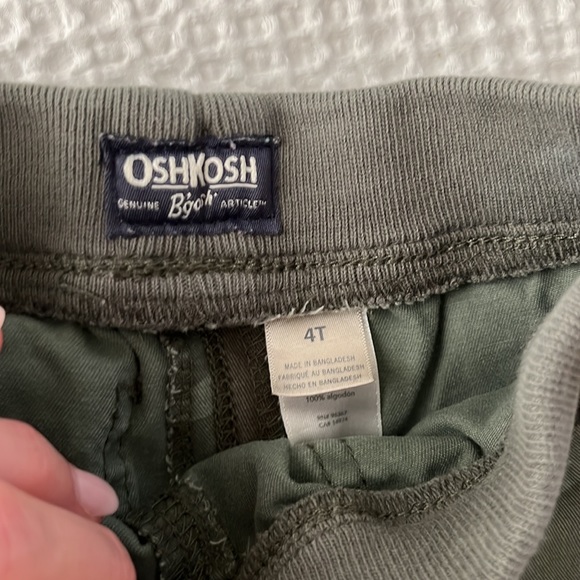 TWO pairs of boys camo joggers in fleece in size 4T - Picture 2 of 4